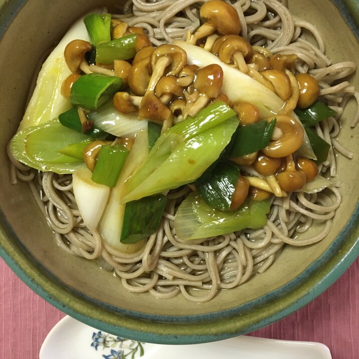 ねぎとなめこのお蕎麦